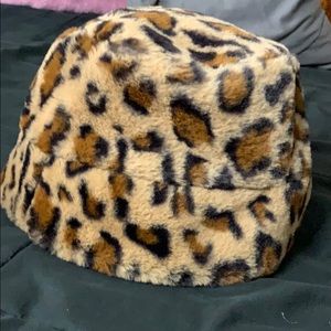 Shein Fur Cheetah Print Bucket Hat